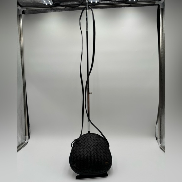 Bally-Authentic-Black Leather rounded Crossbody - Picture 2 of 14